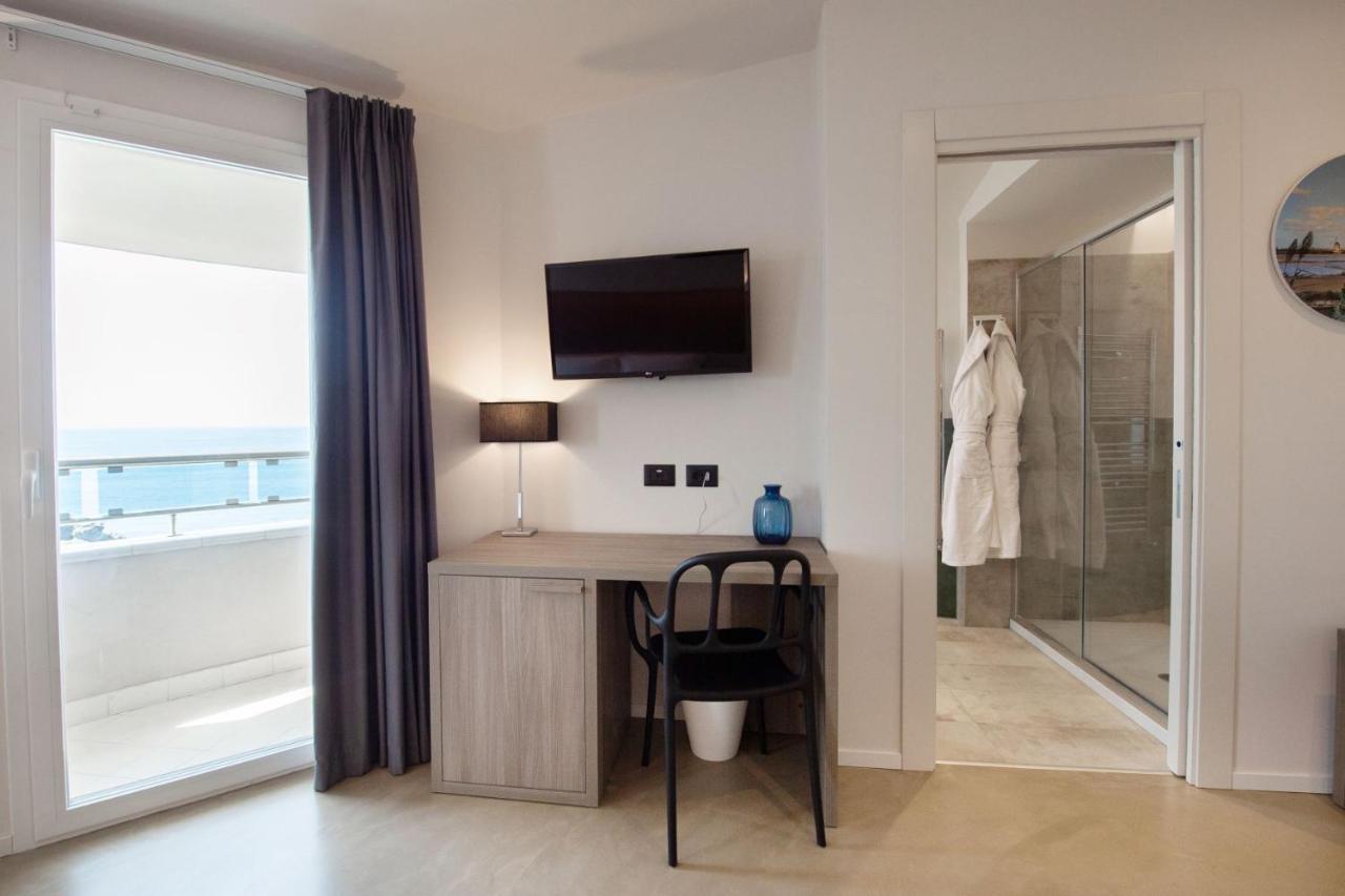 Hotel Grand Faraglioni 4*