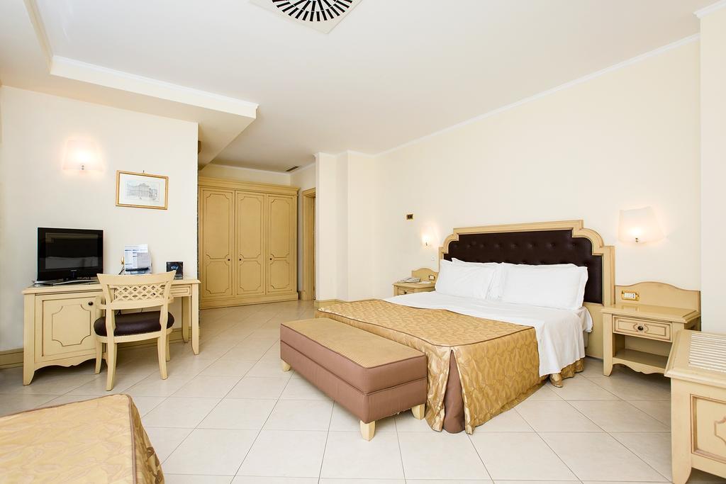 Grand Faraglioni Hotel