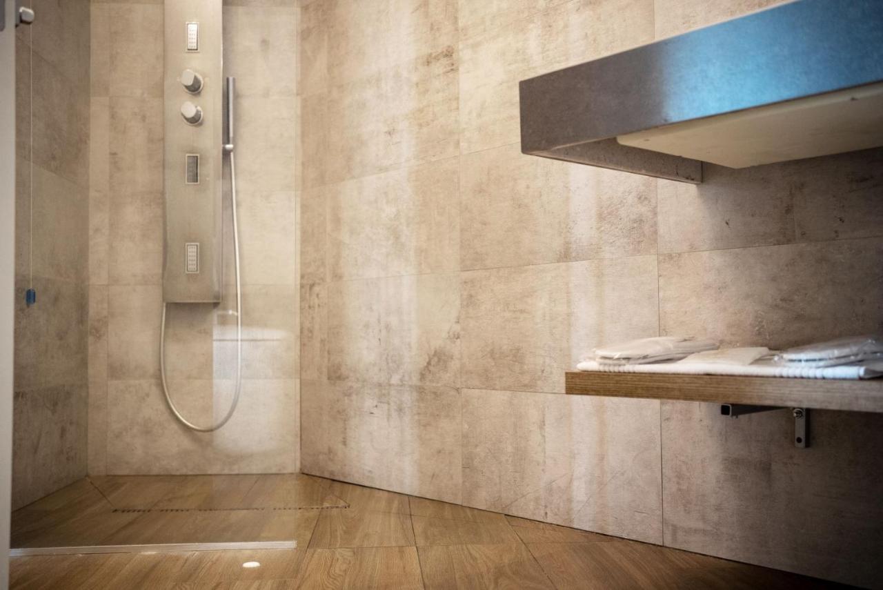 Hotel Grand Faraglioni 4*