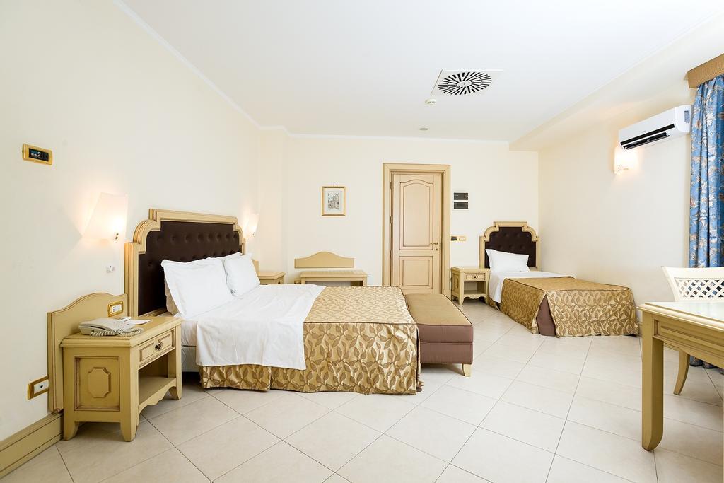 Grand Faraglioni 4* Aci Trezza